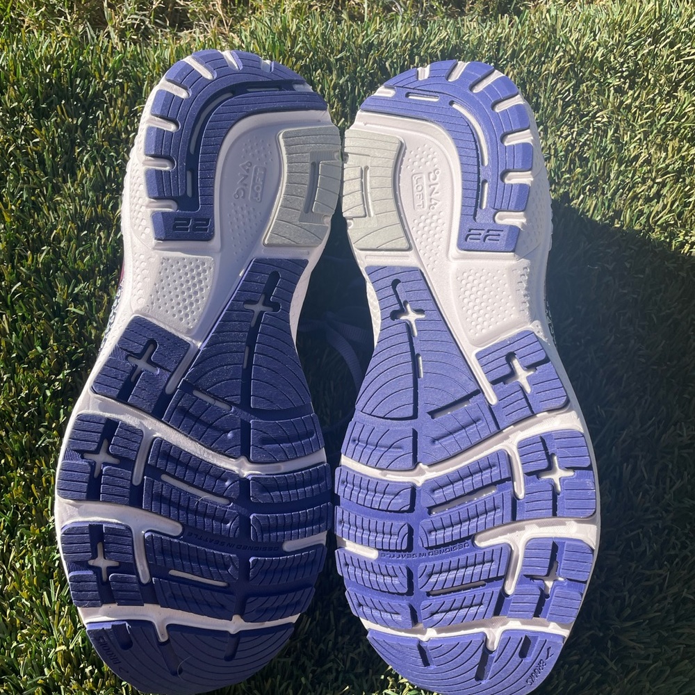 Women’s Brooks Adrenaline GTS 22 Running shoes sz 10.5 - Picture 8 of 8